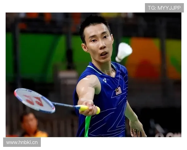 李宗伟退役后住的豪宅，羽毛球拍都镶金了？